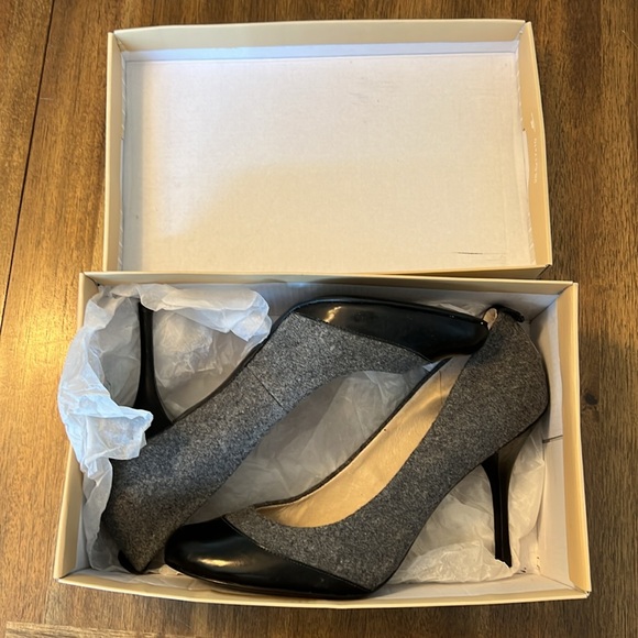Michael Kors Pressely Cap Toe Gray Flannel Heels Women’s Size 10 M With Box - Picture 11 of 13